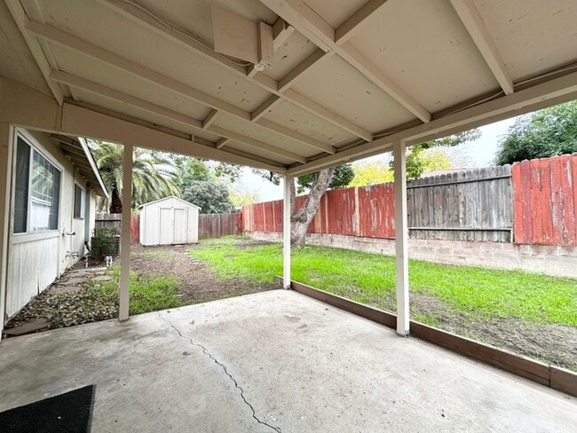 Building Photo - Beautiful 3 bedroom 2 bathroom Sacramento !
