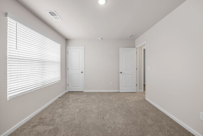 Building Photo - New constructed 5 bed 3 Bath Inman SC