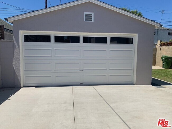 Building Photo - 3125 Stanford Ave