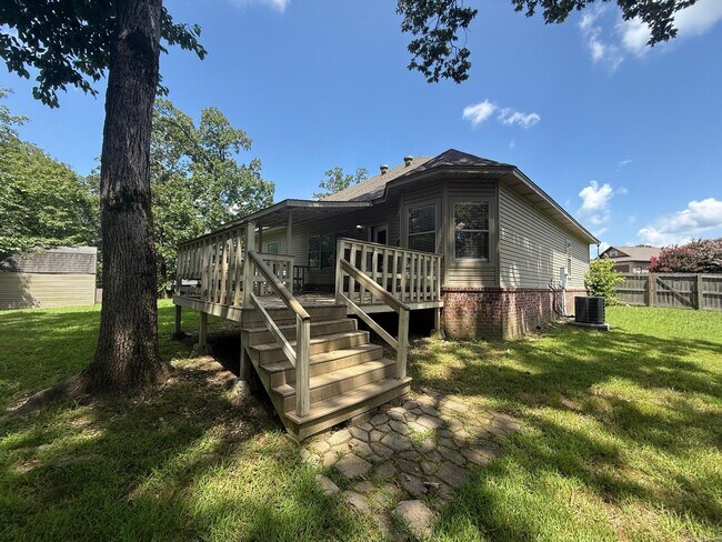 Building Photo - 8705 Wingate Dr