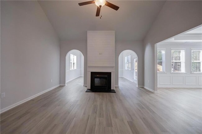 Building Photo - 853 Crossroads Ct