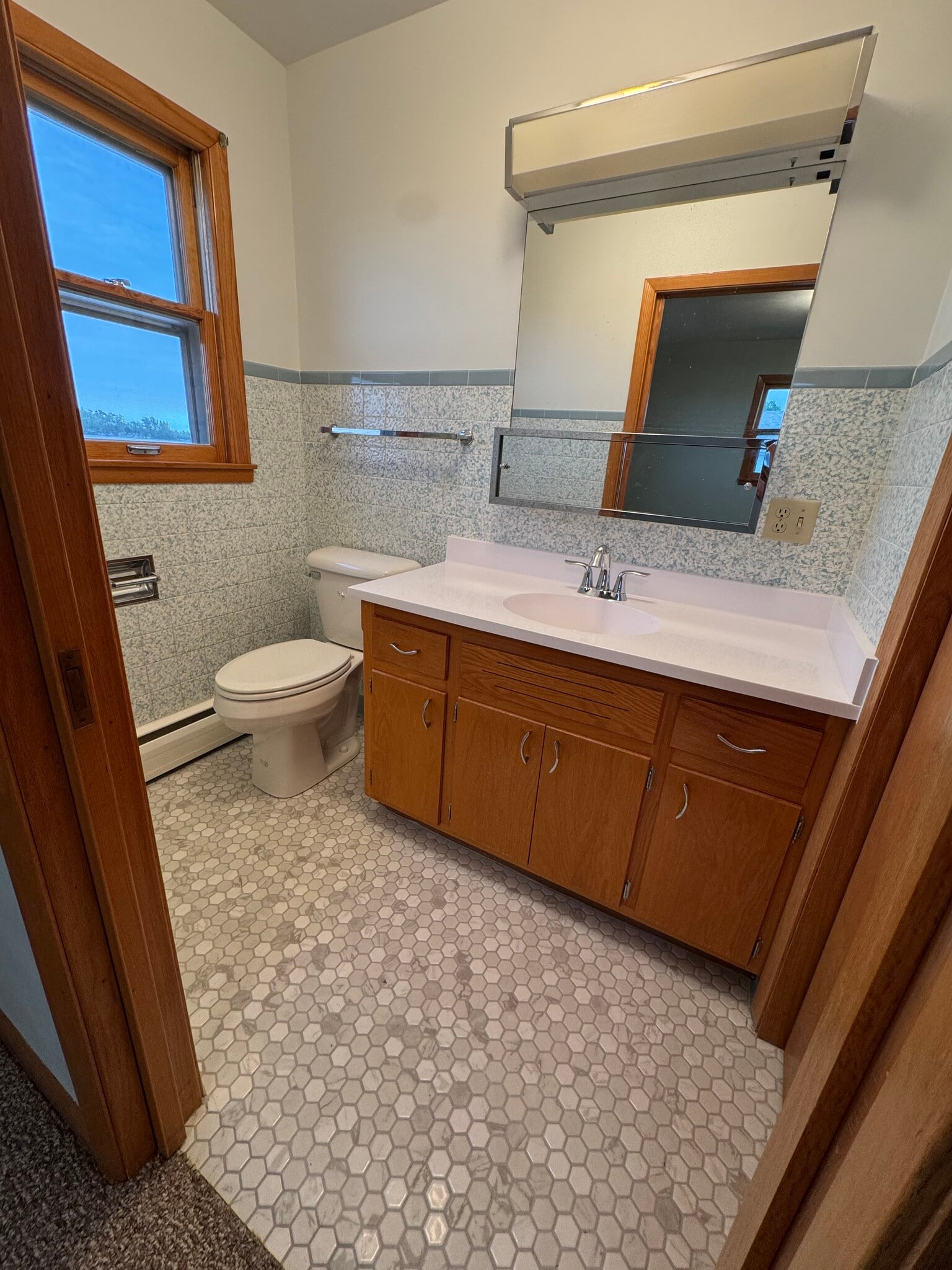 Building Photo - 4535 S Beaumont Ave