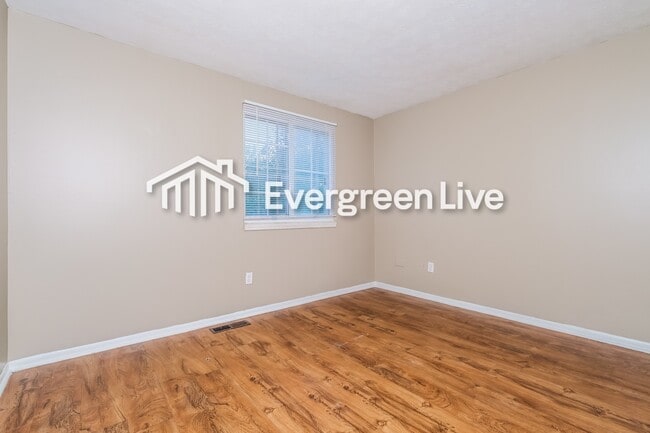 Building Photo - 2578 Bethesda Ave