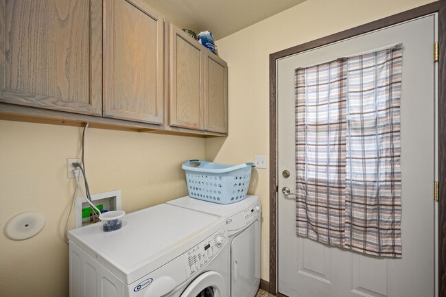 Building Photo - 623 W Florida Cir