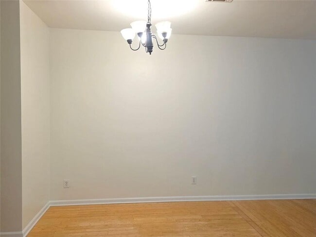 Building Photo - 1685 Southgate Mill Dr