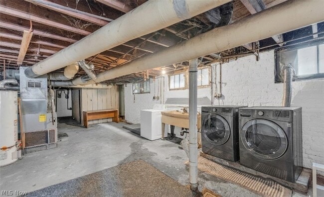 Building Photo - 1353 Phelps Ave