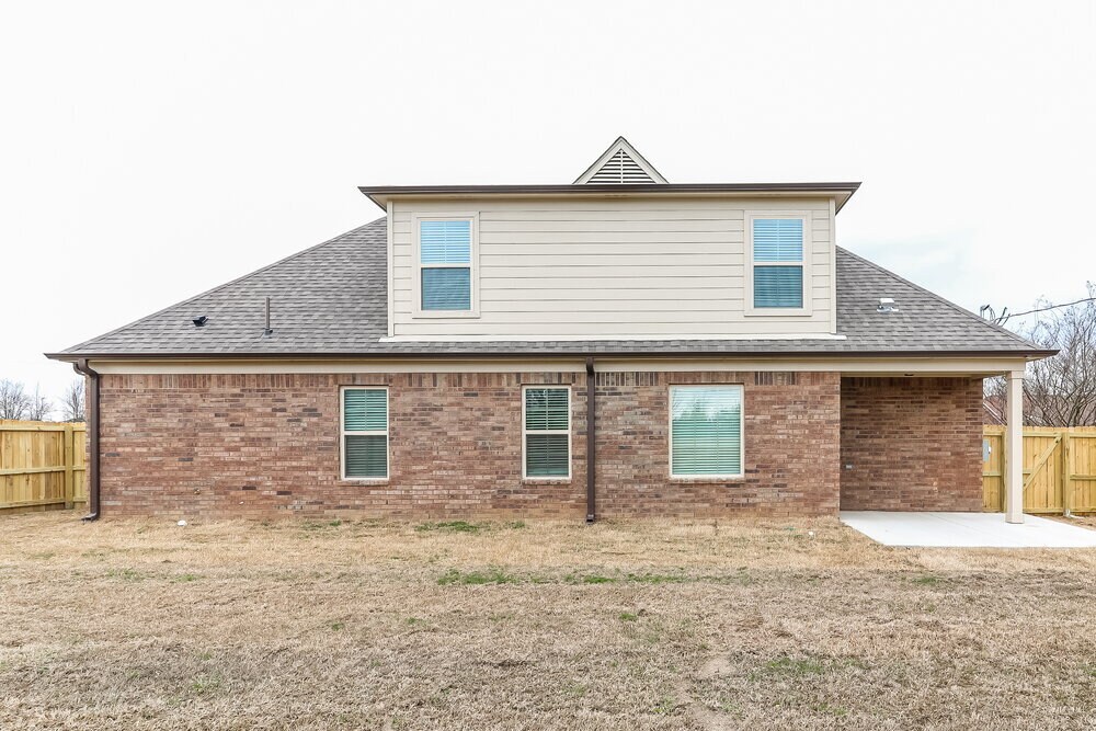 Building Photo - 6164 Humphreys Dr