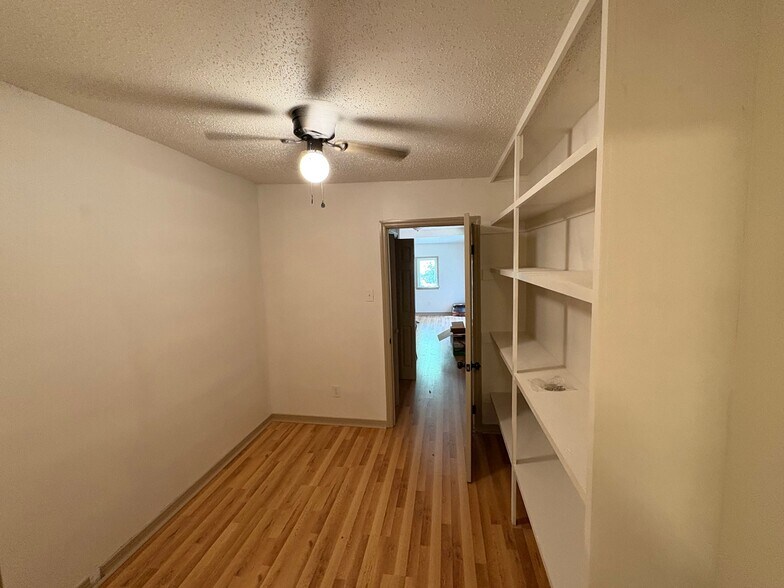 Building Photo - 861 Welworth St