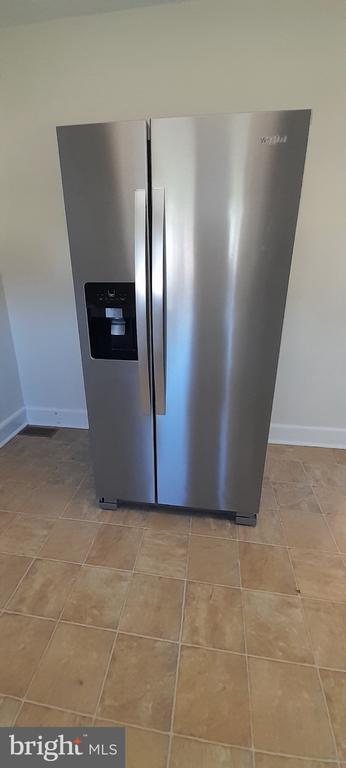 Building Photo - 6731 Edwards Ave