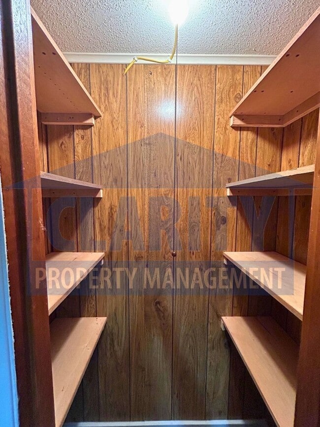 Building Photo - Charming 3-Bedroom, 1-Bath Home with Bonus...