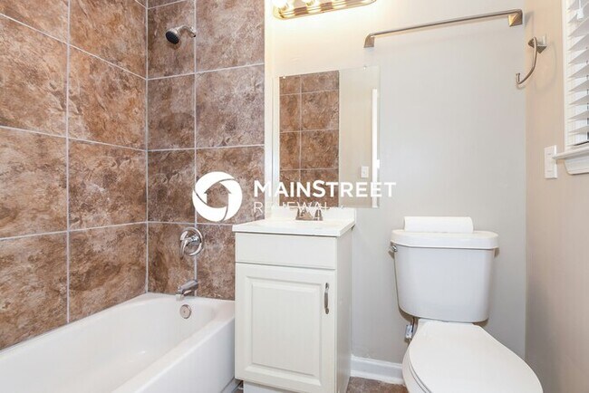 Building Photo - 3 Bedroom Pet-Friendly Home in Covington, GA with Main Street Renewal