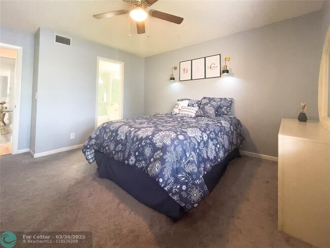 Building Photo - 340 Knotty Pine Cir