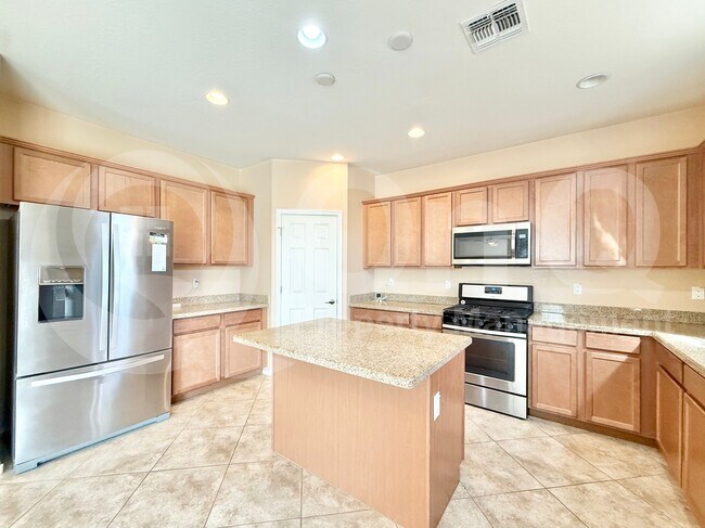 Building Photo - 218 N 109th Dr