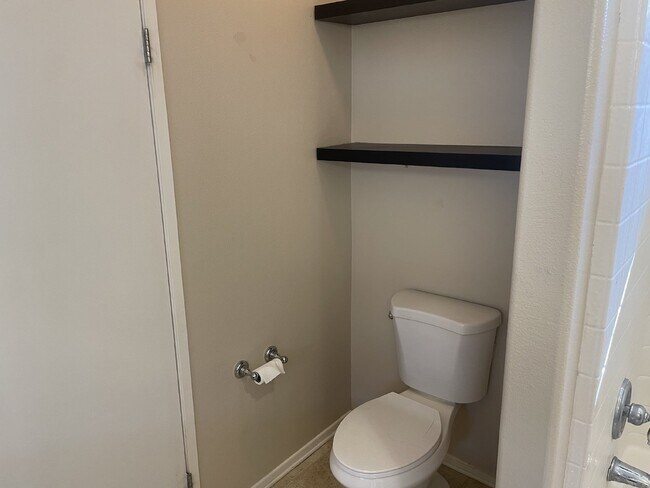 Building Photo - Long-term Rental