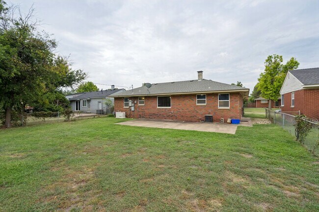 Building Photo - Charming 3-Bed Home with Spacious Backyard & Prime OKC Location