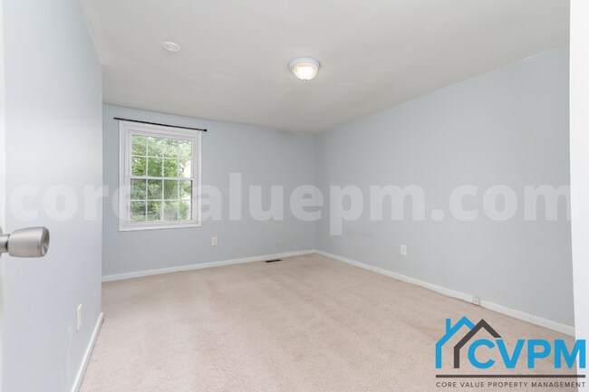 Building Photo - 723 Snowdon Ln