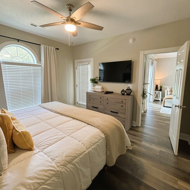 Building Photo - 4713 Wild Iris Dr