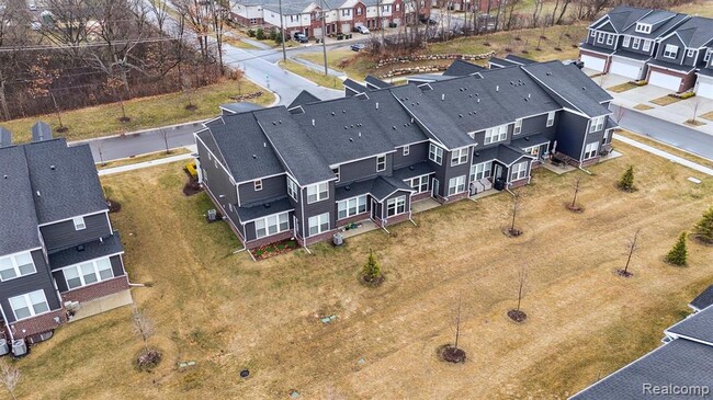 Building Photo - 4765 Glenora Dr