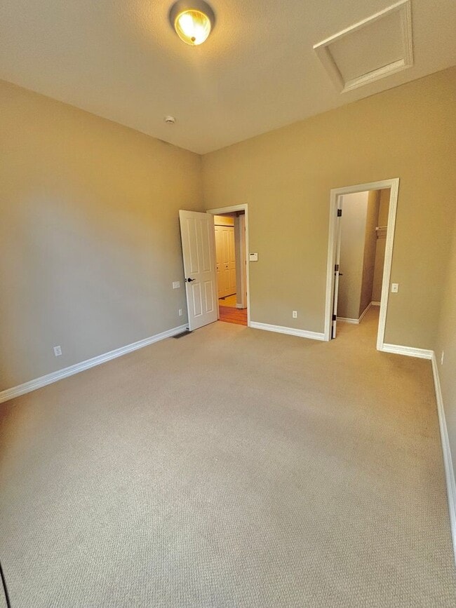 Building Photo - 8890 Tappy Toorie Cir