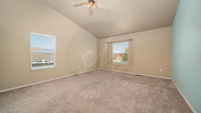 Building Photo - 4 Bedroom Home in Barnstormers Landing