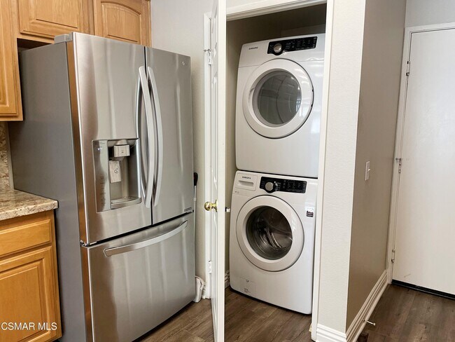 Building Photo - 4149 Flowerview Ct