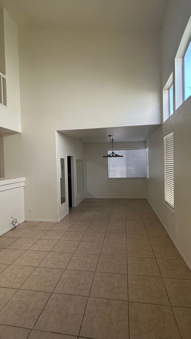 Building Photo - SUMMERLIN HOME WITH 5 BEDROOMS (INCLUDE SOME UTILITIES)