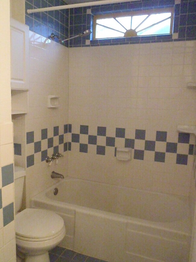 Building Photo - 4709 Avenue H