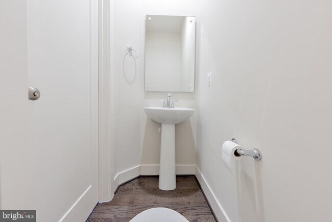 Building Photo - 16608 Crabbs Branch Way