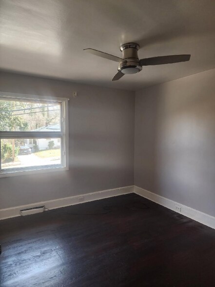 Building Photo - 1941 3rd St E