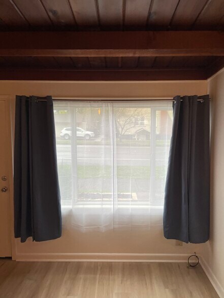 Building Photo - 1110 NW Harrison Blvd