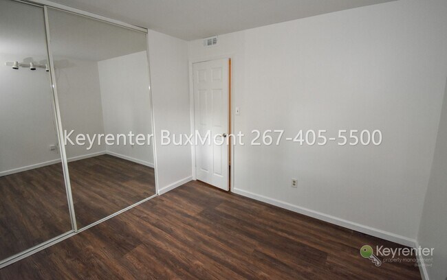 Building Photo - 115 Hickory Ct