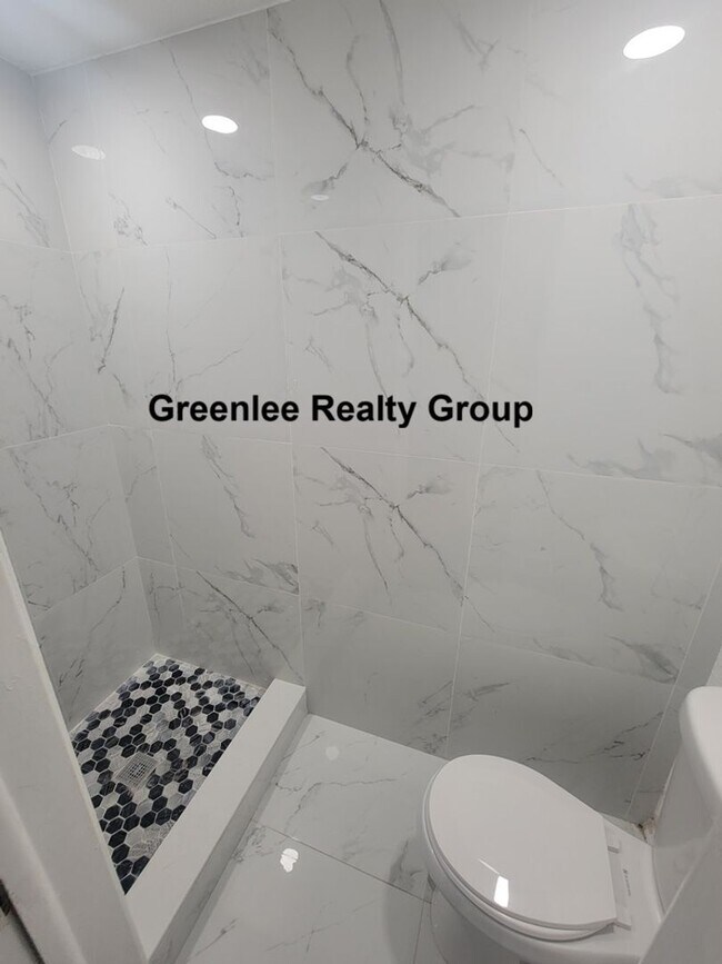Building Photo - Updated 3 Bedroom/1.5 Bathroom POOL Home i...