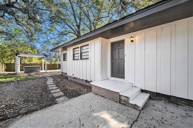 Building Photo - 5050 Pittman St