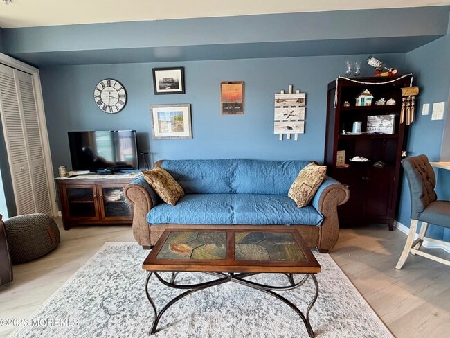 Building Photo - 1810 Central Ave