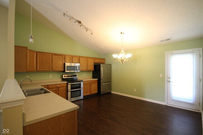 Building Photo - 1554 Stanford Dr