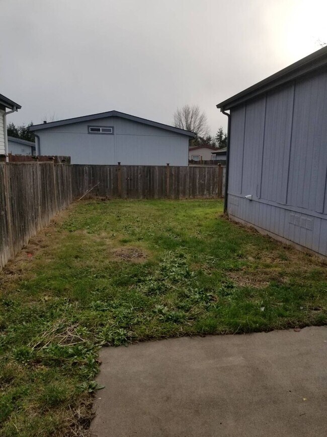 Building Photo - Pet Friendly 4 bedroom 2 bath home with a carport near Albany, OR
