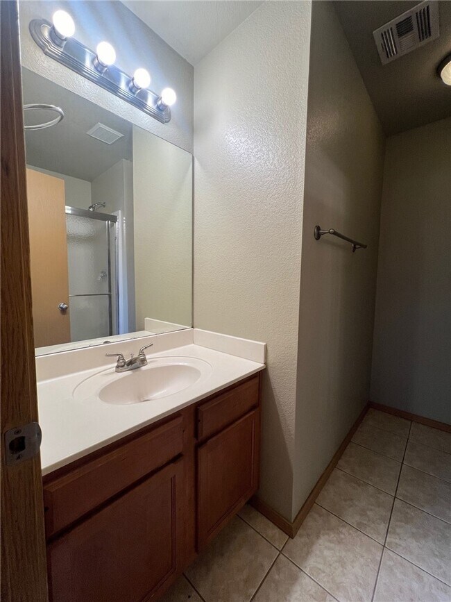 Building Photo - 1132 Remington Dr