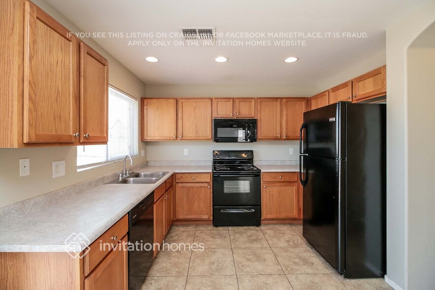 Building Photo - 1331 S 219th Ln