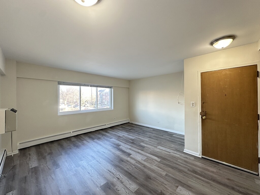 Building Photo - 1400 Chicago Ave