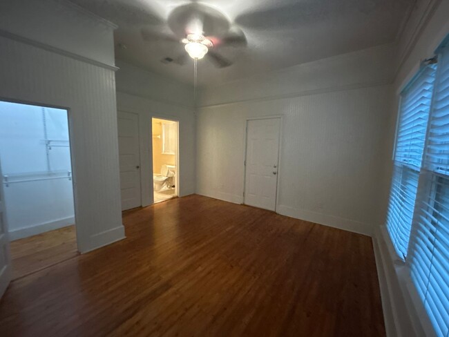 Building Photo - 2088 Elzey Ave