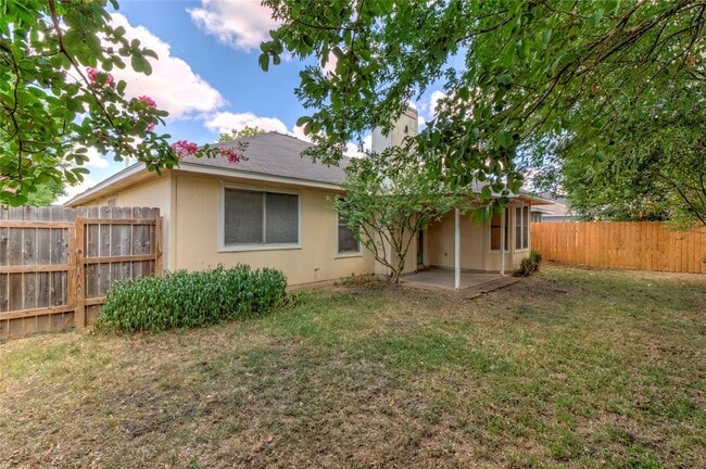 Building Photo - 109 Azalea Dr