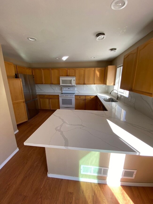 Building Photo - 3 bedroom 2 bathroom single family house in Highlands Ranch