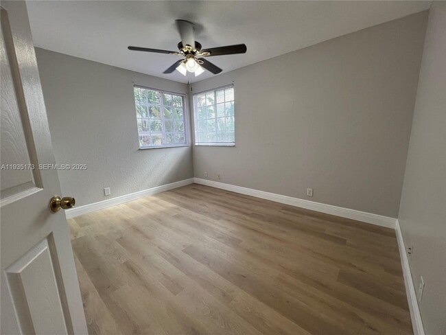 Building Photo - 1075 Spyglass