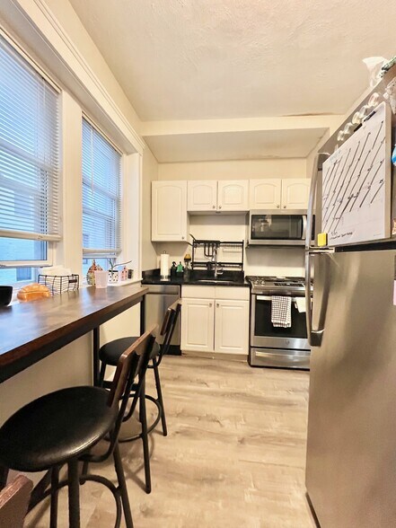 Building Photo - 1109 Boylston St