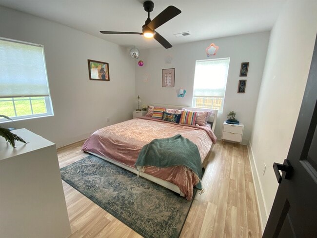 Building Photo - 82 N Holmes St