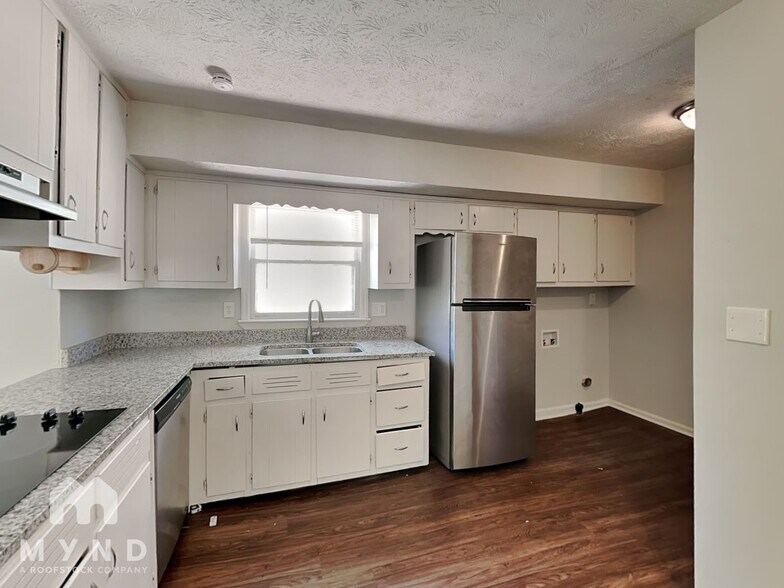 Building Photo - 6581 Fielder Rd