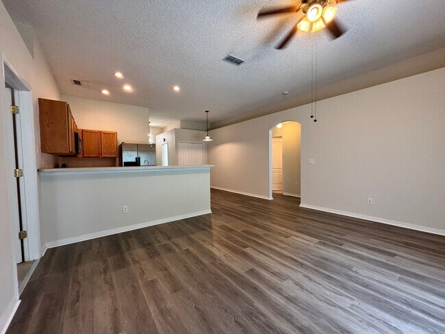 Building Photo - 312 Turtle Dove Dr