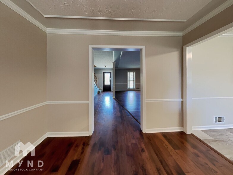 Building Photo - 3876 Quail Manor Dr SW