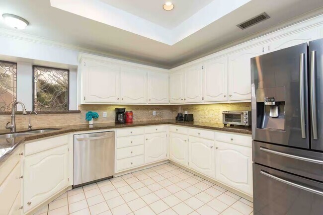 Building Photo - 701 Avocet Ave
