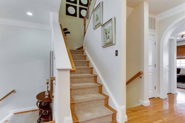 Building Photo - 2149 Red Vine Dr